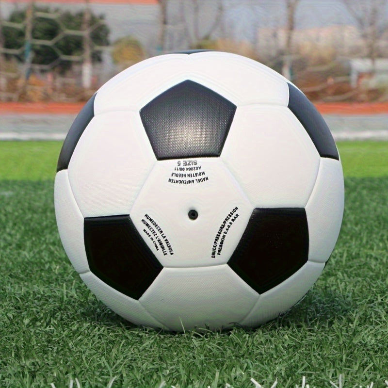 Classic Black And White Seamless Hot-Pressed Size 5 Soccer Ball Made of High-Quality Faux Leather, Slip-Resistant, Wear-Resistant, Highly Elastic, Easy to Kick, Suitable for Adult Training And Professional Matches, Includes a Ball Needle And Net